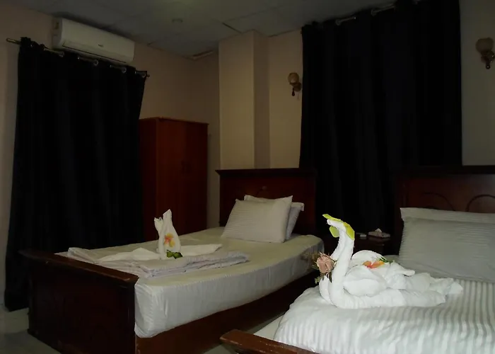Montu Pyramids Hotel